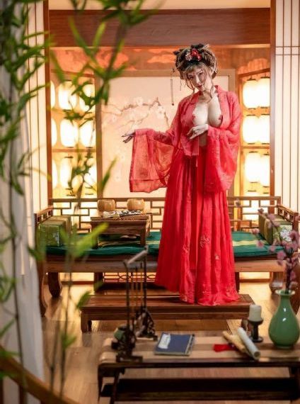 女大学生沙龙室在线观看_免费在线观看播放